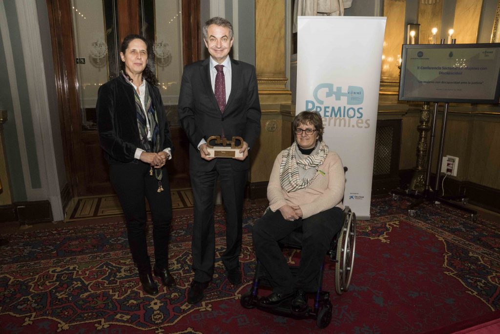 El expresidente del Gobierno José Luis Rodríguez Zapatero en la recogida del ‘Premio Cermi.es 2017’ en la categoría Fundación CERMI Mujeres
