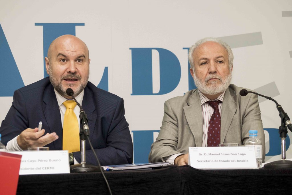 El secretario de Estado de Justicia, Jesús Manuel Dolz, junto al presidente del CERMI estatal, Luis Cayo Pérez Bueno