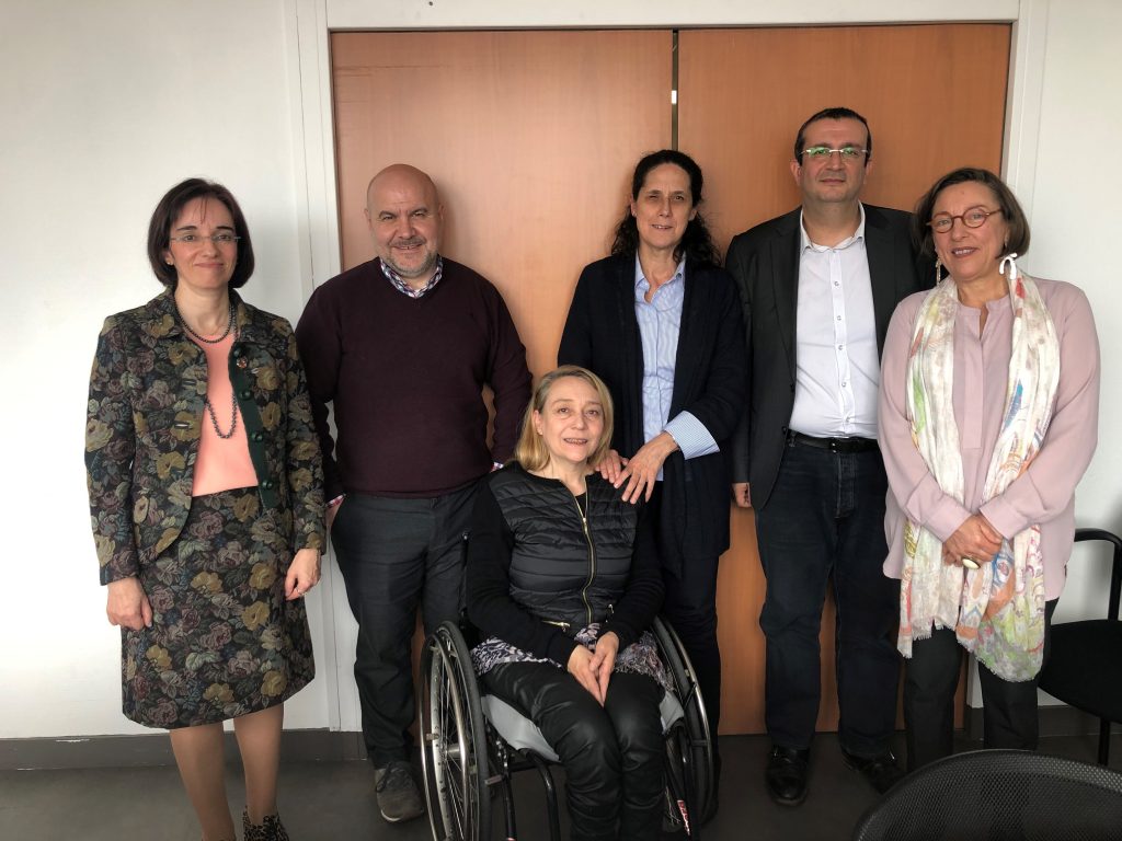 Una delegación del Comité Español de Representantes de Personas con Discapacidad (CERMI) durante la visita a París para conocer de cerca la agenda política de las personas con discapacidad y sus familias de Francia.