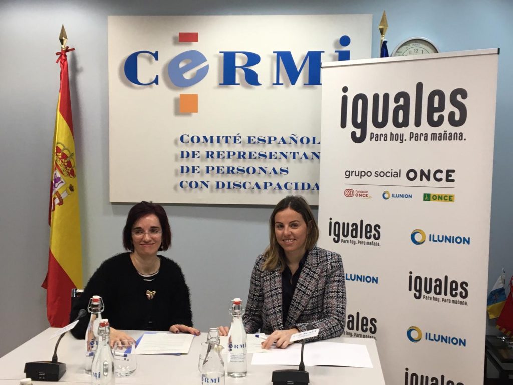 La directora ejecutiva del CERMI estatal, Pilar Villarino, y la directora gerente de ILUNION Tecnología y Accesibilidad, María Medina, renovaron por un año más del acuerdo entre ambas entidades suscrito en 2018.