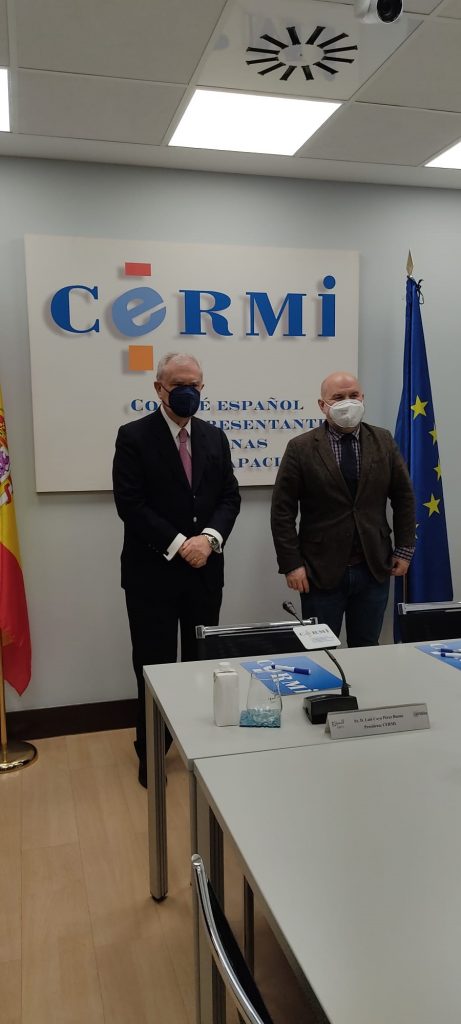 Luis Cayo Pérez Bueno, presidente del CERMI, y Javier Rupérez, presidente de la Plataforma Denaria