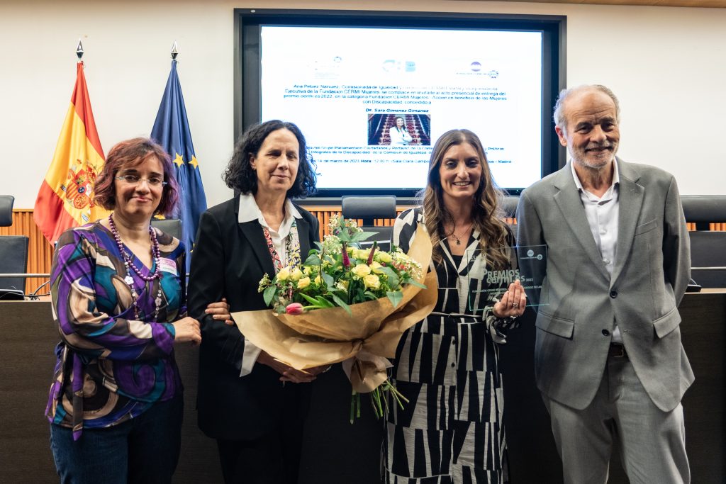 Acto de entrega del premio cermi.es 2022 en la categoría de Fundación CERMI Mujeres a la abogada y diputada Sara Giménez