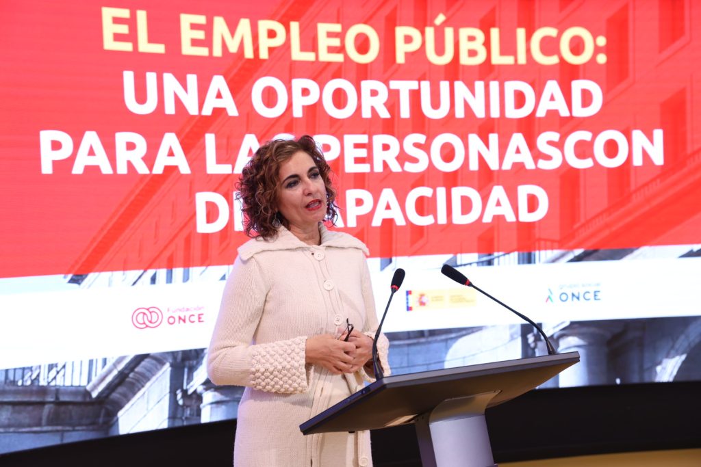 La ministra Maria Jesús Montero en el evento sobre empleo público y discapacidad organizado por Fundación ONCE, el Cermi y el Ministerio de Hacienda