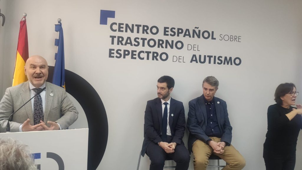 Imagen del Presidente del CERMI, Luis Cayo Pérez Bueno, en el acto de presentación del Plan de Acción de la Estrategia Española del Autismo