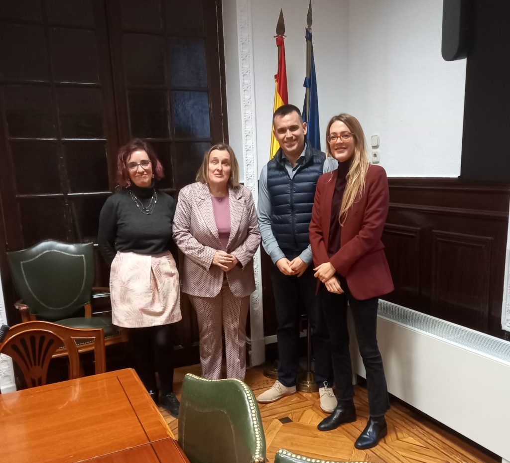 reunión mantenida hoy entre el CERMI con la directora ejecutiva de CERMI Estatal, Pilar Villarino, en representación de la entidad; y el director general de consumo, Daniel Arribas González. Además, en la reunión también ha estado presente la vicepresidenta del CERMI y presidenta de su Comisión de Consumo Inclusivo, Imelda Fernández