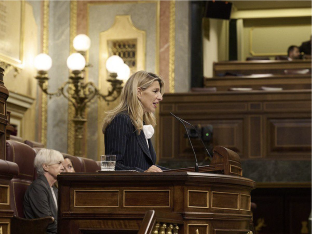 Fotografia de Yolanda Díaz durante su intervención ante el pleno en el Congreso de los Diputados